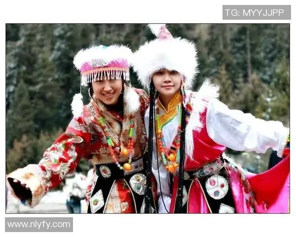 藏族足球明星布琼的成长历程与球场风采解析